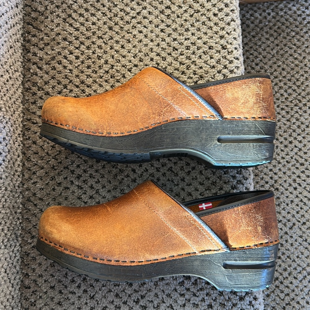 Sanita Errol Leather Clog Riot Professional Cognac Women's Size 8 / EU 39